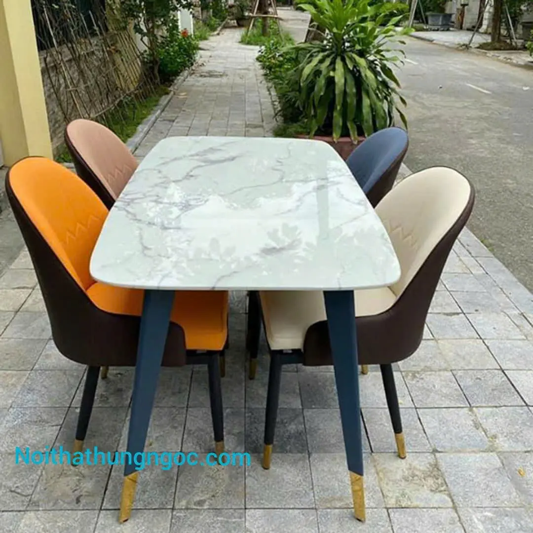Hình ảnh thực tế Bộ Bàn Ăn Mặt Đá 4 Ghế Monet-HN711