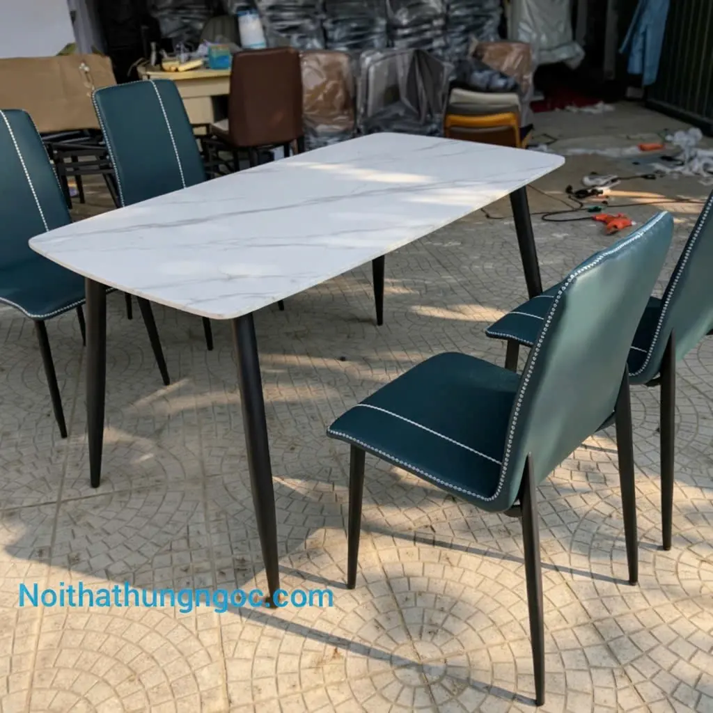 Hình ảnh thực tế Bộ Bàn Ăn Mặt Đá 4 Ghế Vertical - HN713