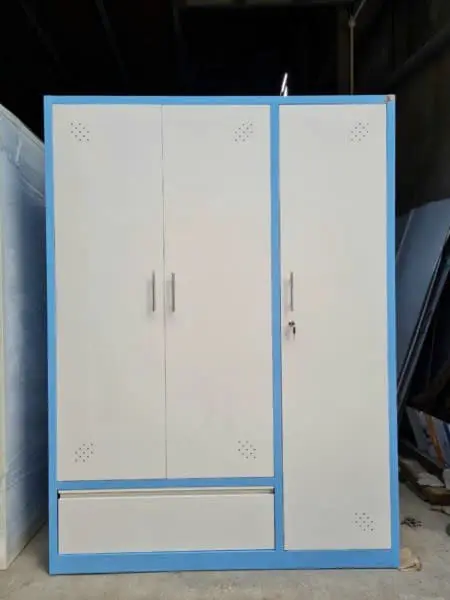 Ảnh thực tế Tủ Sắt Quần Áo 3 Cánh Trắng Xanh - HN906